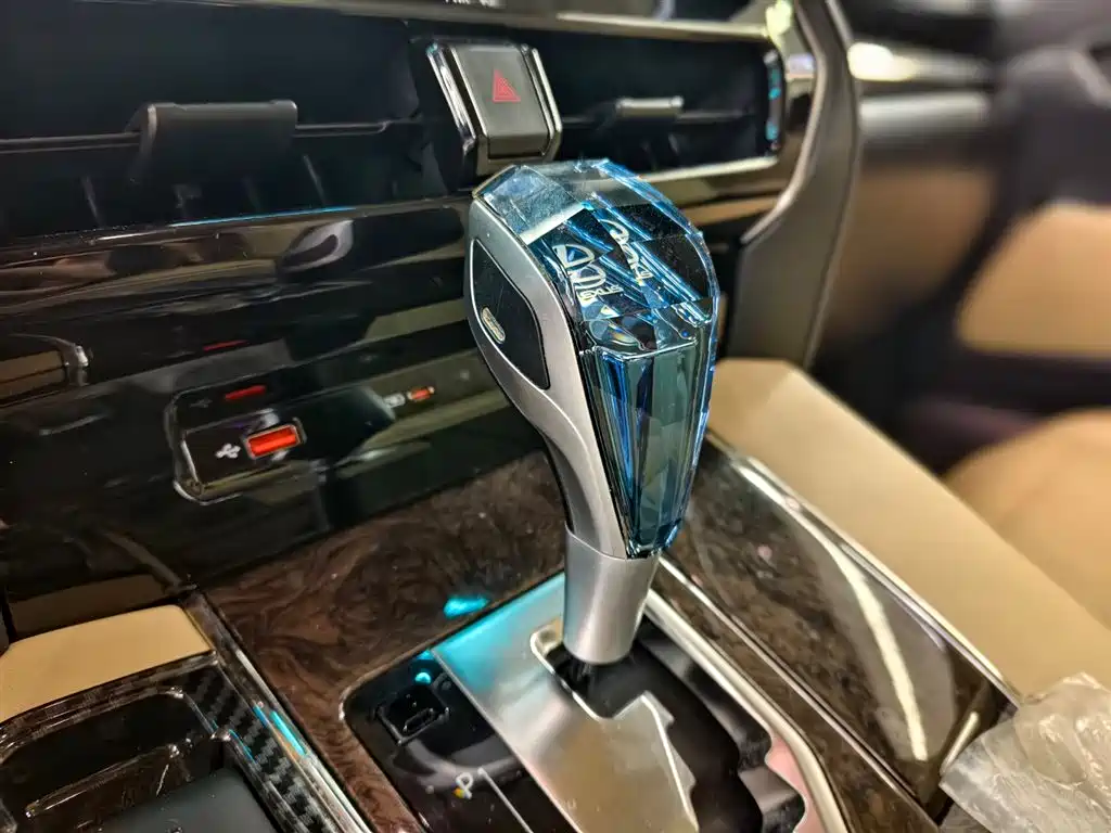 Toyota Alphard 2020 Dual Engine 2.5L HV Luxury Version 2020 - thumbnail 13