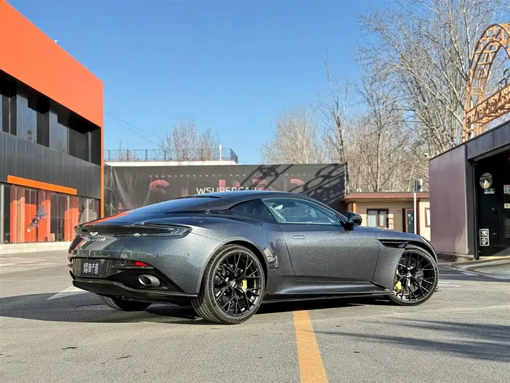 Aston Martin Aston Martin DB12 2025 4.0T V8 Coupe 2026 - thumbnail 3