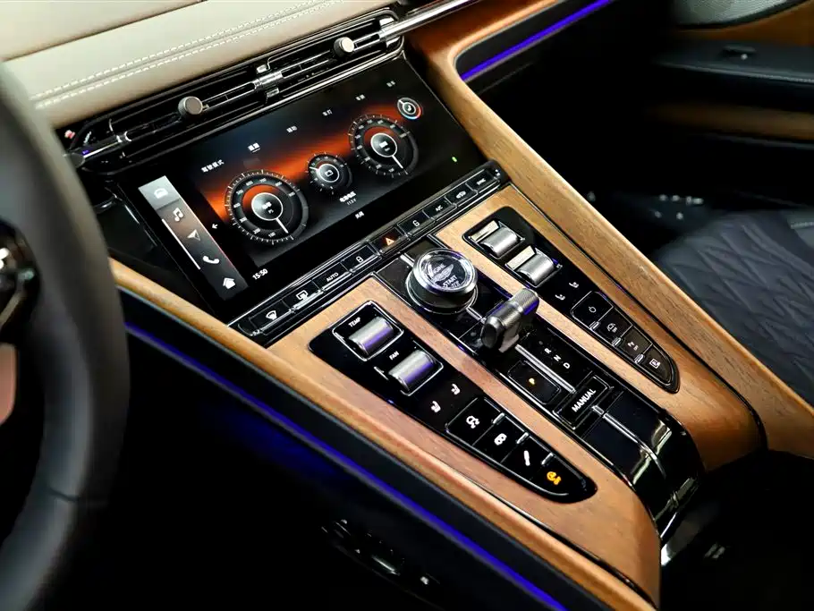 Aston Martin Aston Martin DB12 2025 4.0T V8 Coupe 2026 - thumbnail 9
