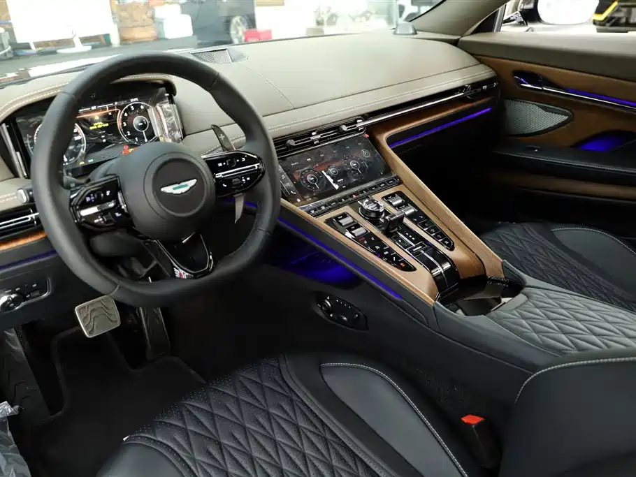 Aston Martin Aston Martin DB12 2025 4.0T V8 Coupe 2026 - thumbnail 16