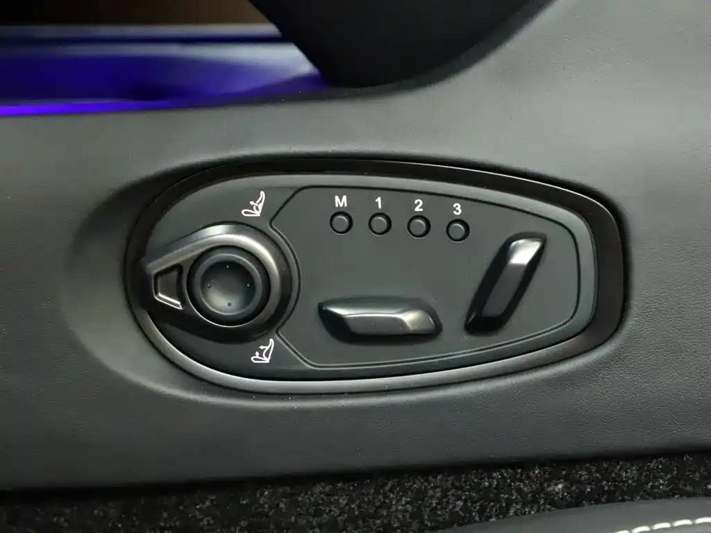 Aston Martin Aston Martin DB12 2025 4.0T V8 Coupe 2026 - thumbnail 20