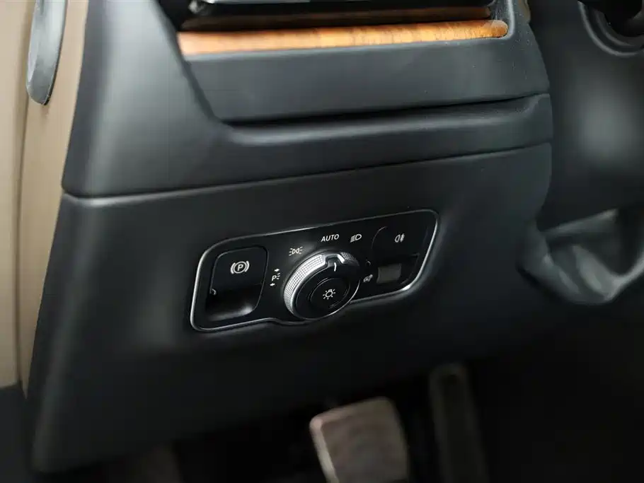 Aston Martin Aston Martin DB12 2025 4.0T V8 Coupe 2026 - thumbnail 22