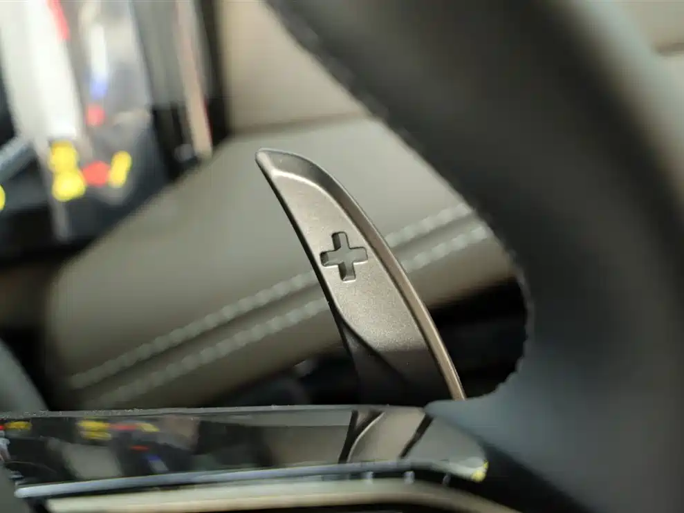 Aston Martin Aston Martin DB12 2025 4.0T V8 Coupe 2026 - thumbnail 24