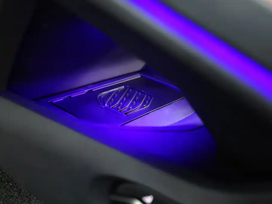 Aston Martin Aston Martin DB12 2025 4.0T V8 Coupe 2026 - thumbnail 25