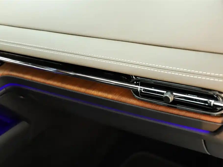 Aston Martin Aston Martin DB12 2025 4.0T V8 Coupe 2026 - thumbnail 27