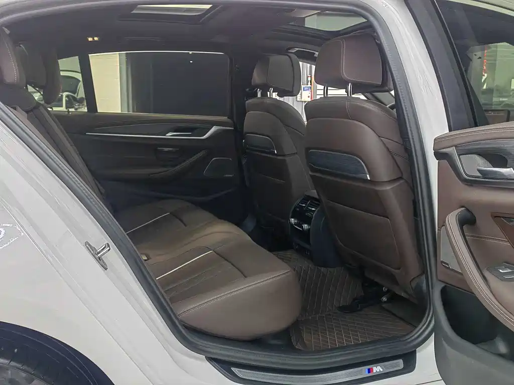 BMW BMW 5 Series 2023 530Li Luxury M Sport Package 2024 - thumbnail 22