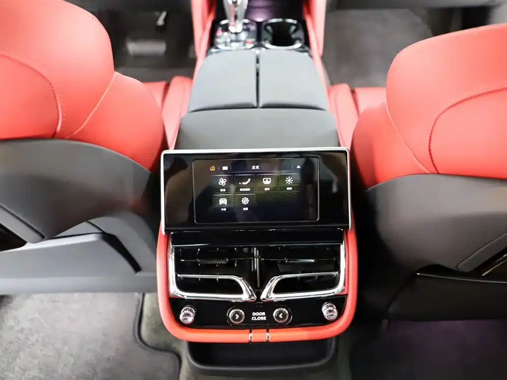 Bentley Bentayga 2023 4.0T V8 Extended Wheelbase 2023 - thumbnail 16