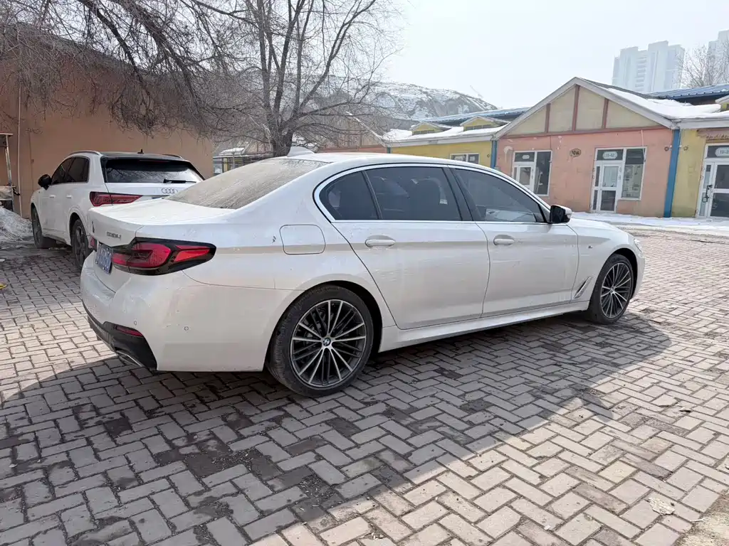 BMW BMW 5 Series 2021 Model Year Facelift 530Li Leading M Sport Package 2021 - thumbnail 2