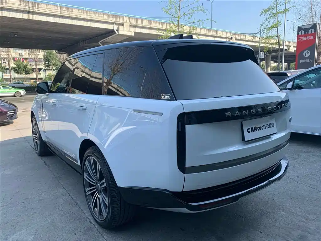 Land Rover Range Rover 2023 3.0 L6 360PS Vogue Edition 2024 - thumbnail 4