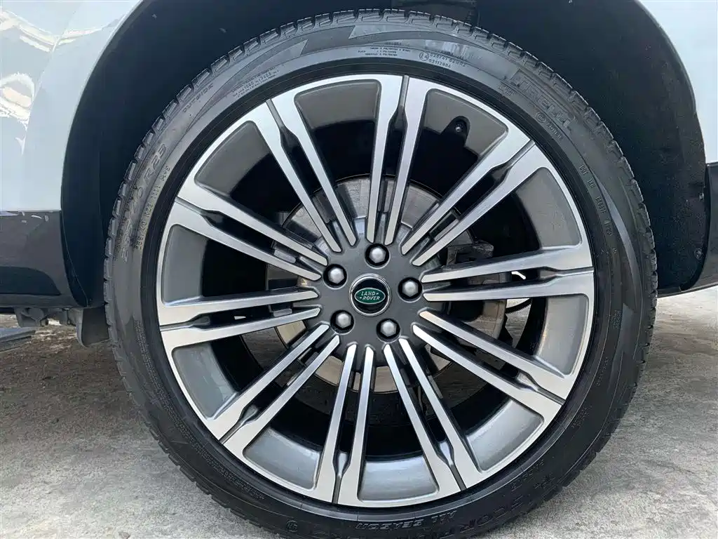 Land Rover Range Rover 2023 3.0 L6 360PS Vogue Edition 2024 - thumbnail 6