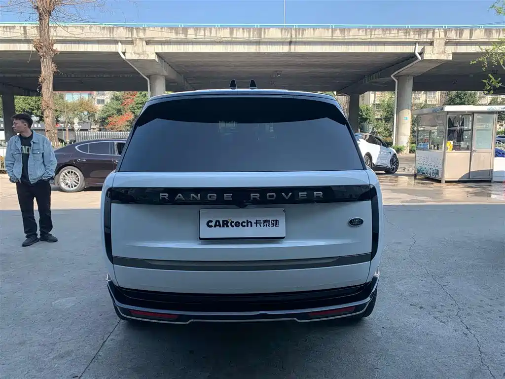 Land Rover Range Rover 2023 3.0 L6 360PS Vogue Edition 2024 - thumbnail 7