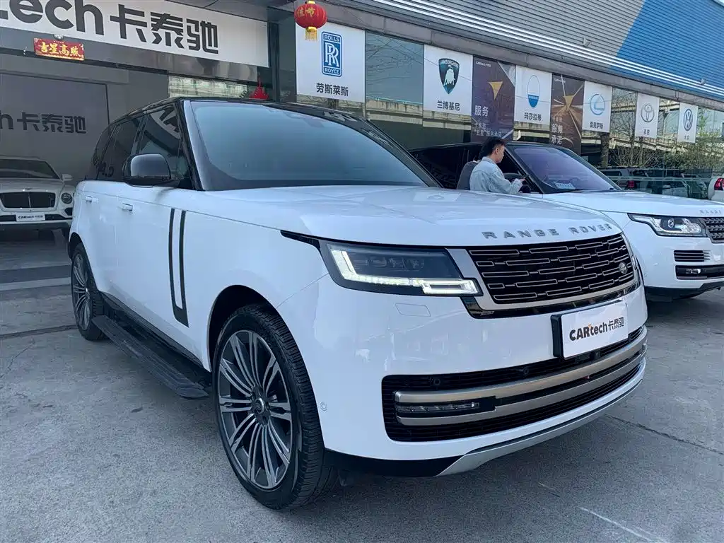 Land Rover Range Rover 2023 3.0 L6 360PS Vogue Edition 2024 - thumbnail 8