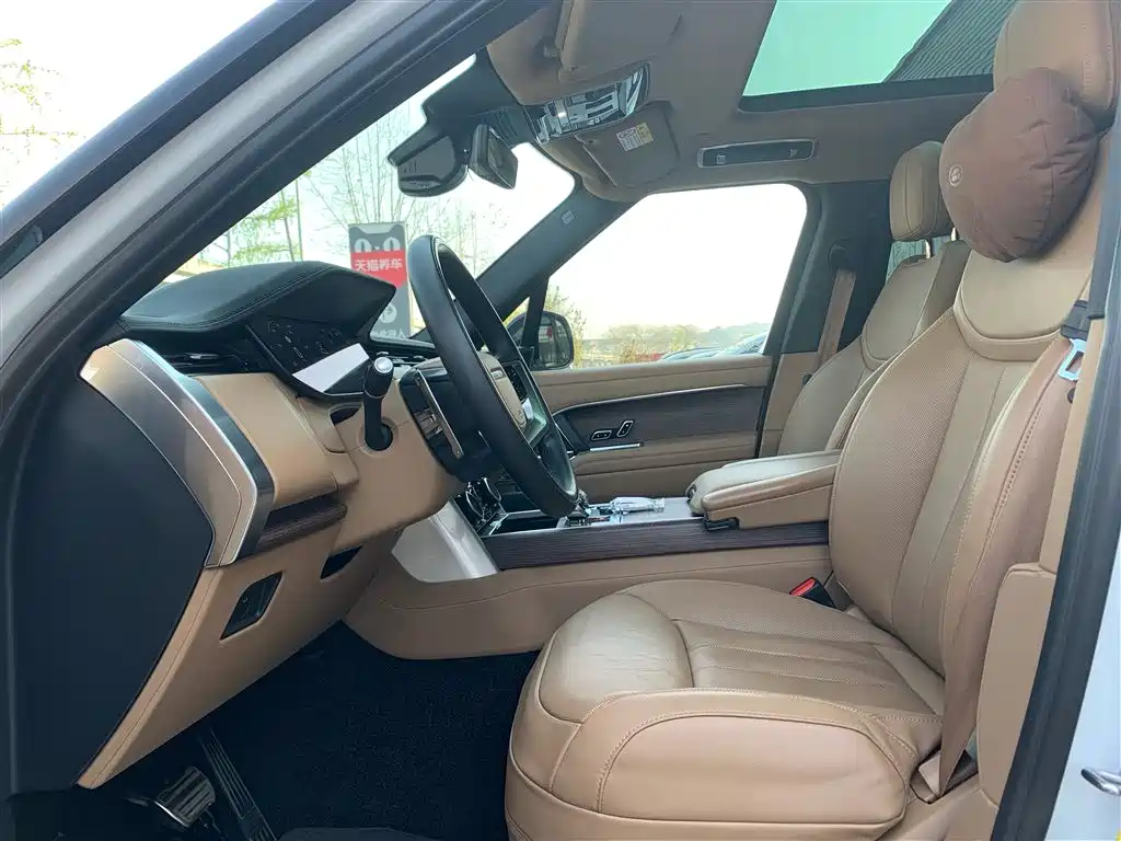 Land Rover Range Rover 2023 3.0 L6 360PS Vogue Edition 2024 - thumbnail 9