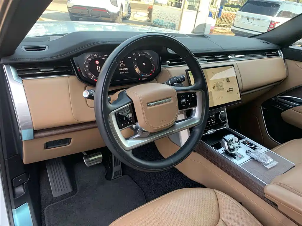 Land Rover Range Rover 2023 3.0 L6 360PS Vogue Edition 2024 - thumbnail 10