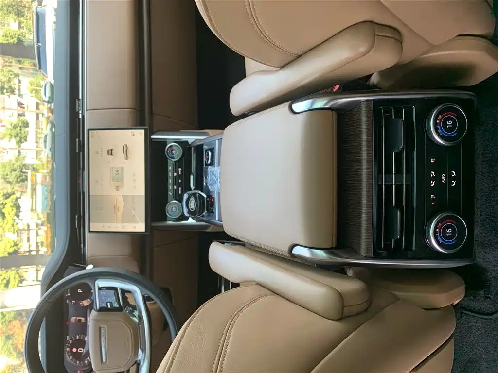 Land Rover Range Rover 2023 3.0 L6 360PS Vogue Edition 2024 - thumbnail 15