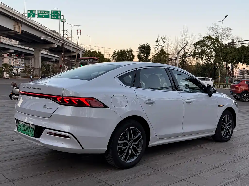 BYD BYD Qin PLUS 2024 Glory Edition EV 510KM Range-Extended Model 2025 - thumbnail 4