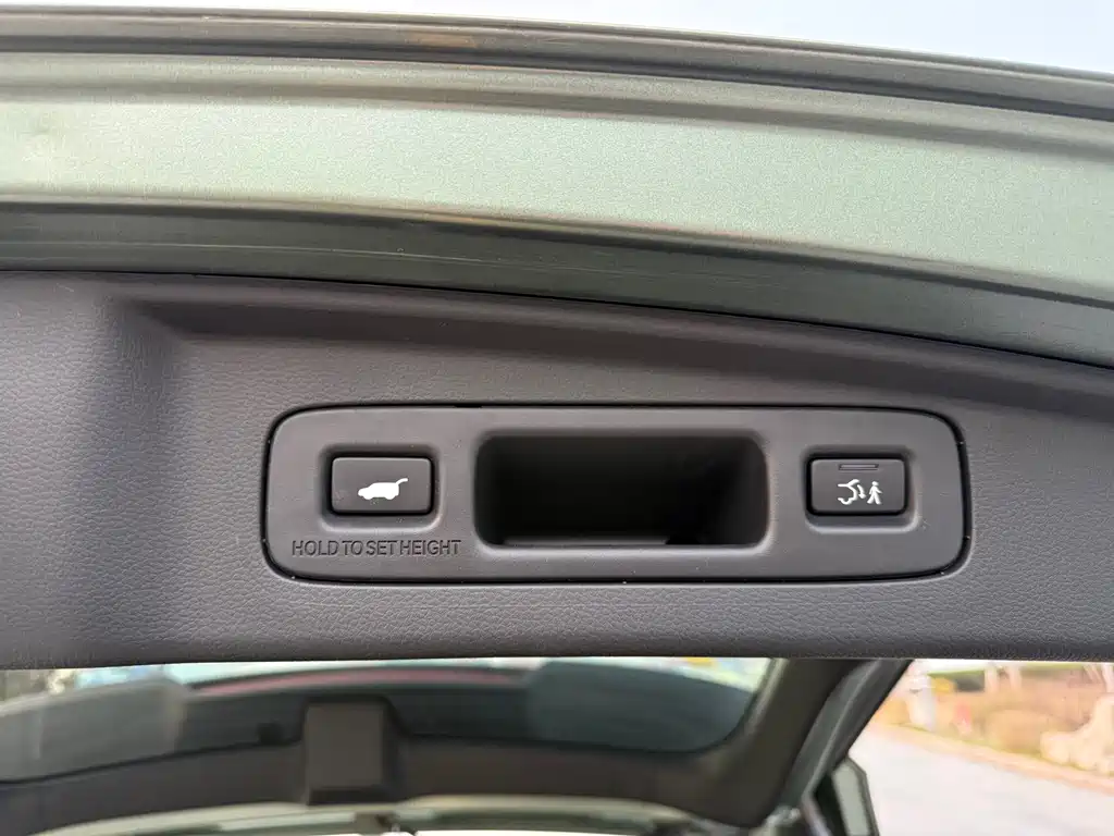 Honda Honda Breeze 2023 240TURBO AWD Premium Edition 5-seater 2026 - thumbnail 11