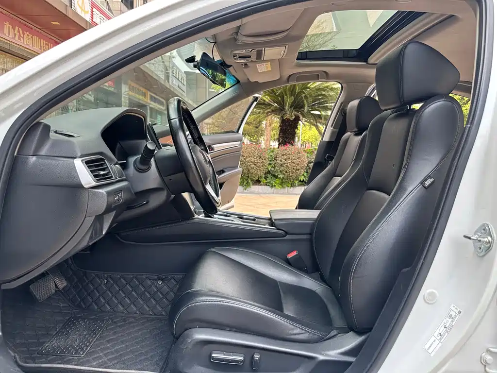 Honda Honda Accord 2022 260TURBO Luxury Edition 2022 - thumbnail 4