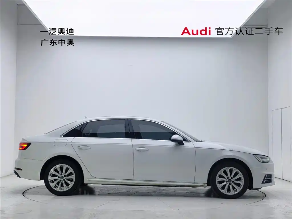 Audi Audi A4L 2019 40 TFSI Advanced Model VI 2019 - thumbnail 3