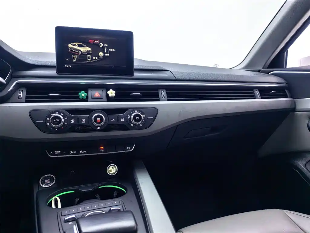 Audi Audi A4L 2019 40 TFSI Advanced Model VI 2019 - thumbnail 13