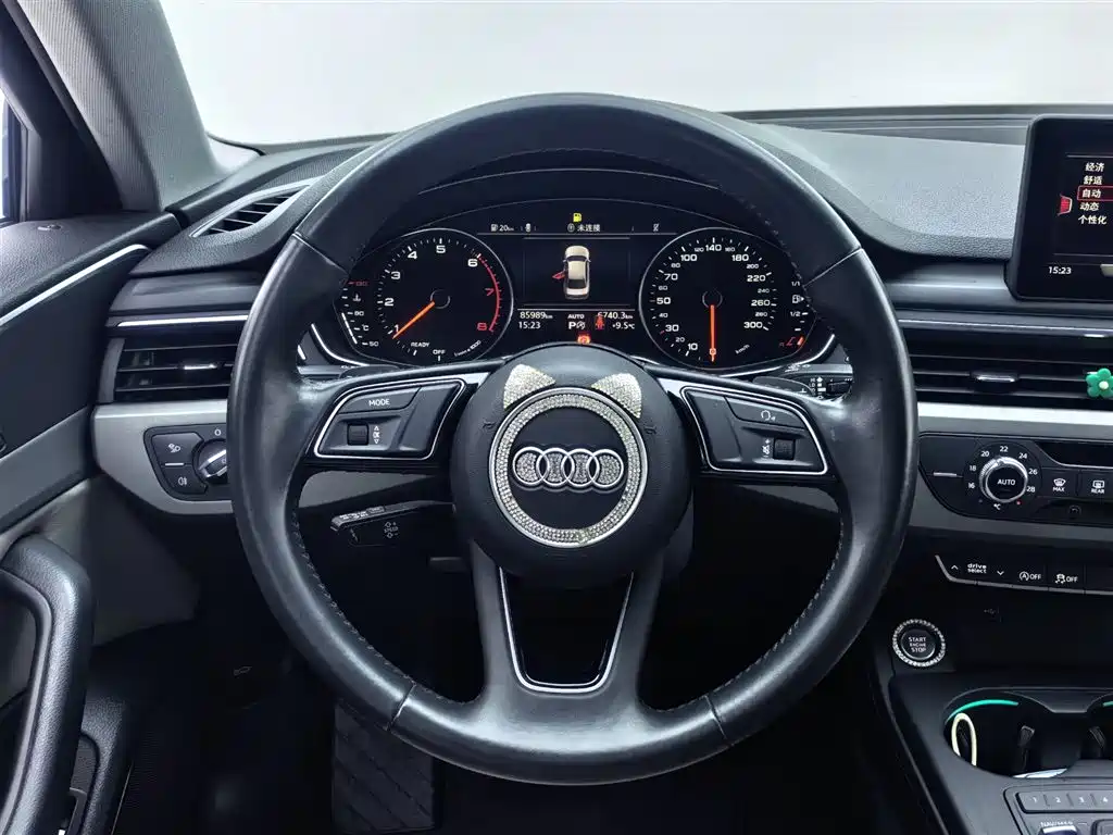 Audi Audi A4L 2019 40 TFSI Advanced Model VI 2019 - thumbnail 23