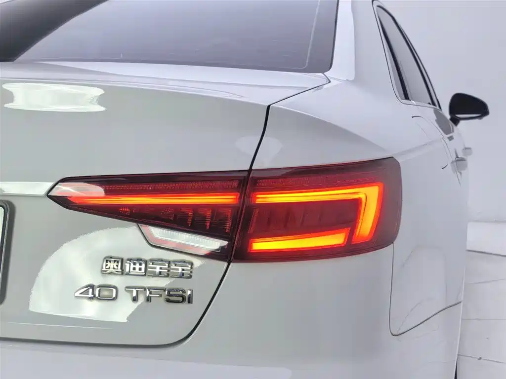 Audi Audi A4L 2019 40 TFSI Advanced Model VI 2019 - thumbnail 25