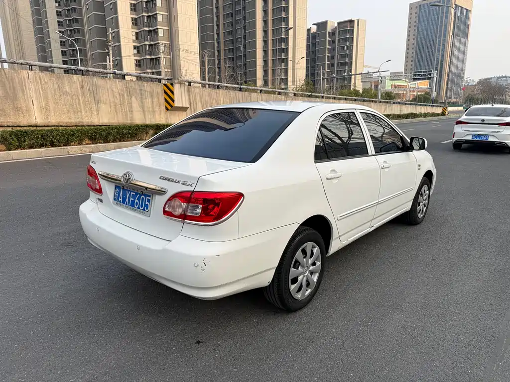 Toyota Toyota Corolla 2011 1.6L Automatic Classic Edition 2010 - thumbnail 5