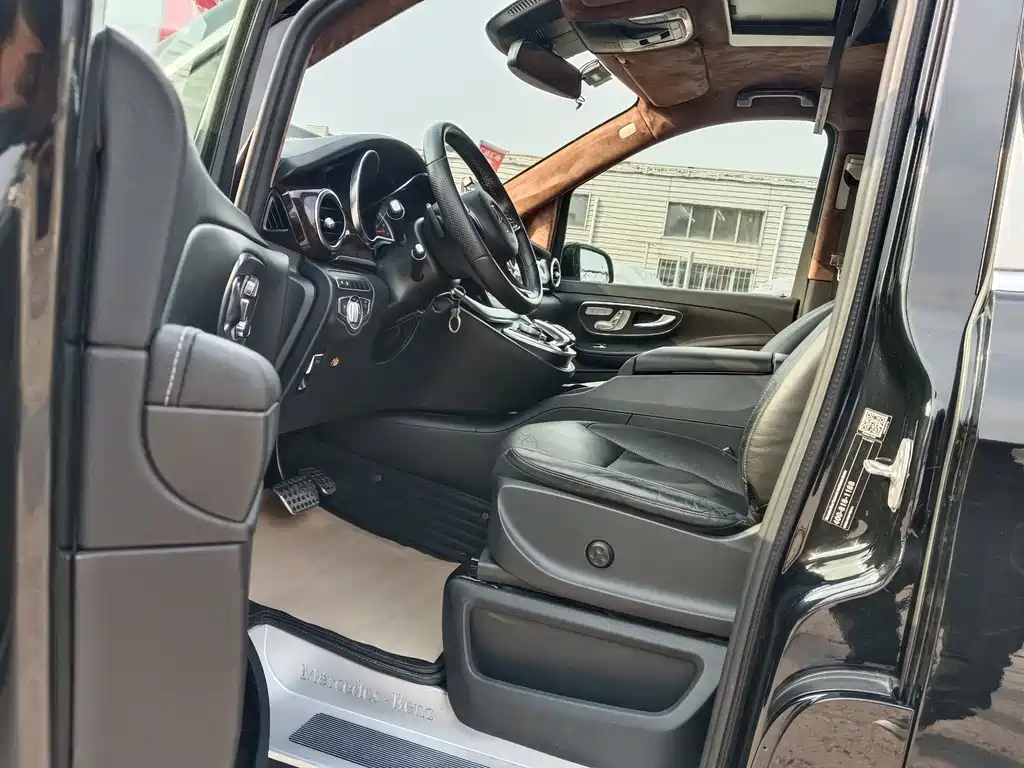 Mercedes-Benz Mercedes-Benz V-Class 2018 V 260 L Exclusive Long Wheelbase Edition Euro V 2019 - thumbnail 8