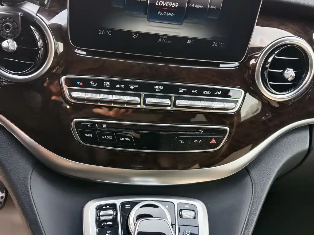 Mercedes-Benz Mercedes-Benz V-Class 2018 V 260 L Exclusive Long Wheelbase Edition Euro V 2019 - thumbnail 9