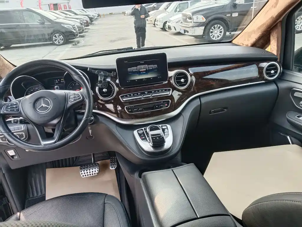 Mercedes-Benz Mercedes-Benz V-Class 2018 V 260 L Exclusive Long Wheelbase Edition Euro V 2019 - thumbnail 12
