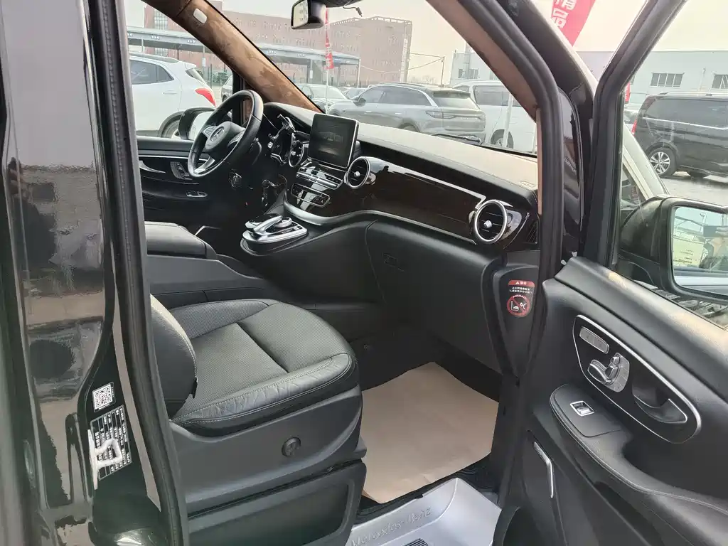 Mercedes-Benz Mercedes-Benz V-Class 2018 V 260 L Exclusive Long Wheelbase Edition Euro V 2019 - thumbnail 18