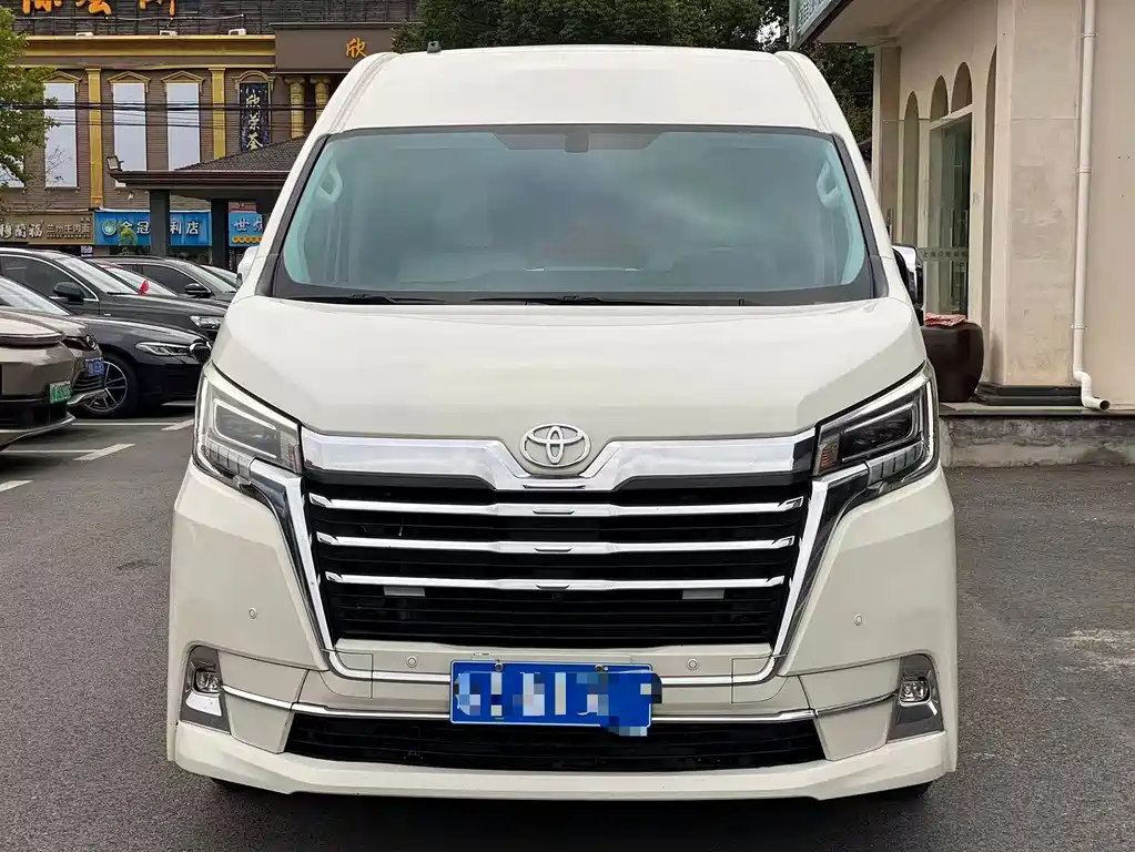 Toyota Toyota Hiace 2021 3.5L Automatic 2022 - thumbnail 2
