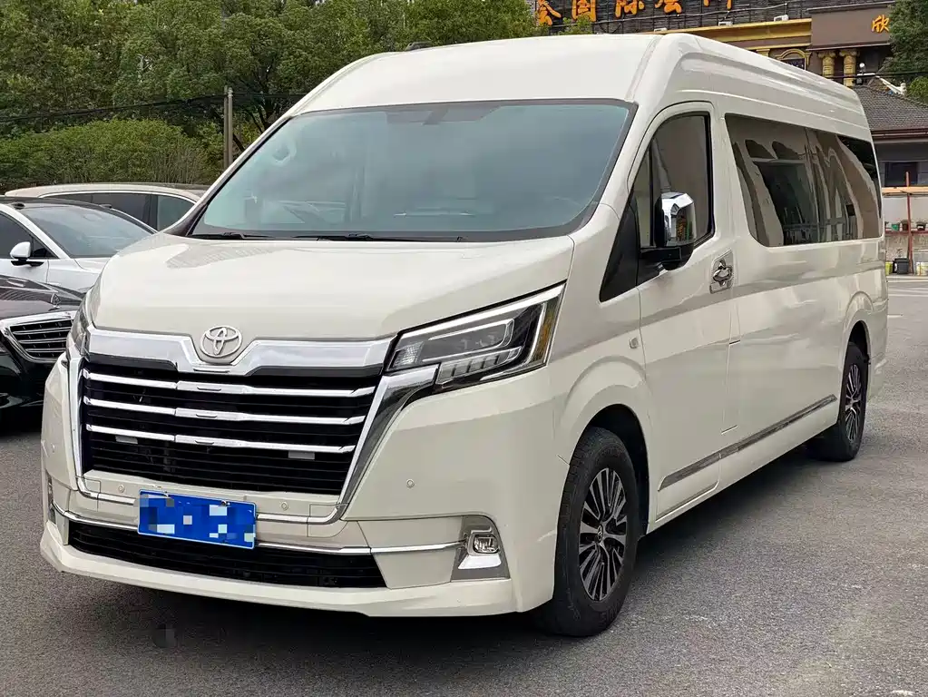 Toyota Toyota Hiace 2021 3.5L Automatic 2022 - thumbnail 3