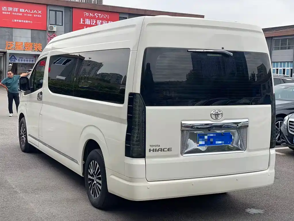 Toyota Toyota Hiace 2021 3.5L Automatic 2022 - thumbnail 15