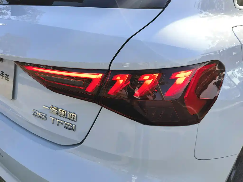 Audi Audi A3 2024 Sportback 35 TFSI Luxury Sport Model 2024 - thumbnail 5