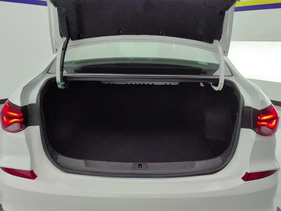 Chevrolet Chevrolet Cruze 2022 320 Automatic Enjoyment Sunroof Edition 2022 - thumbnail 4