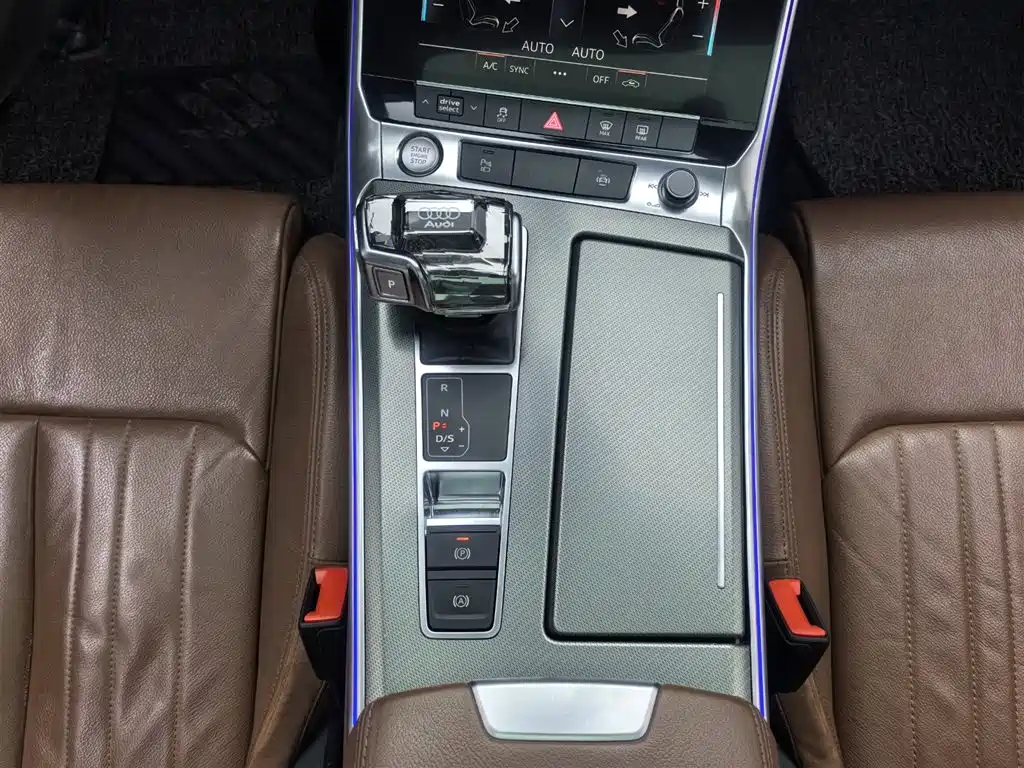 Audi Audi A6L 2019 40 TFSI Luxury Elegant Model 2019 - thumbnail 15