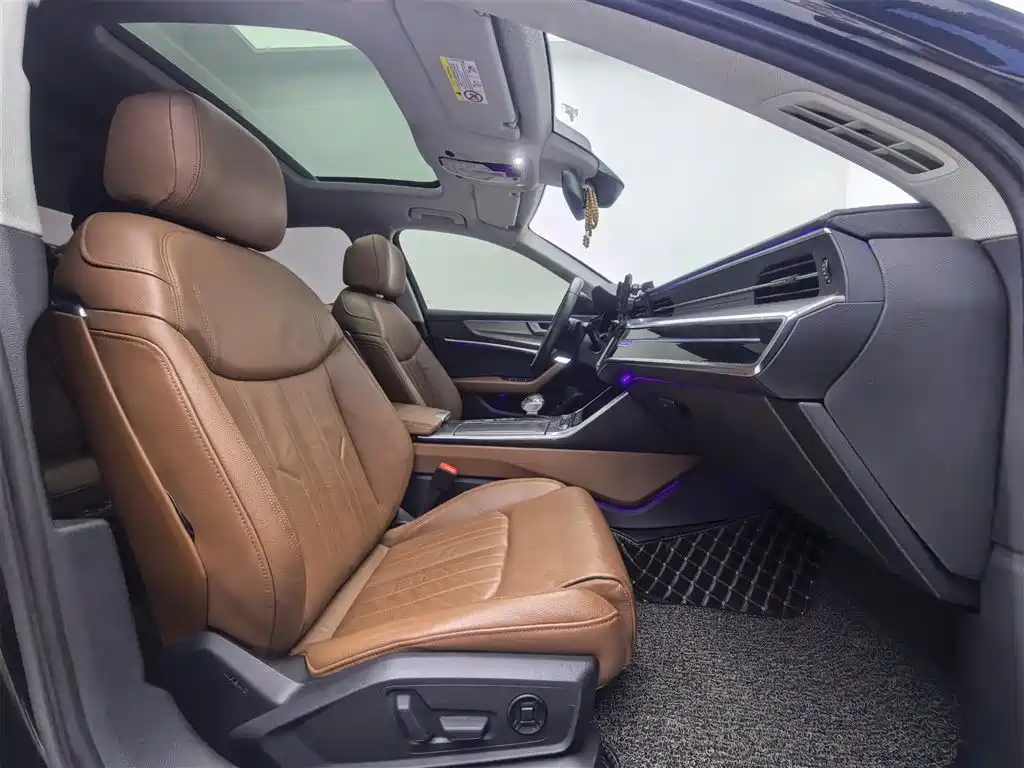 Audi Audi A6L 2019 40 TFSI Luxury Elegant Model 2019 - thumbnail 17