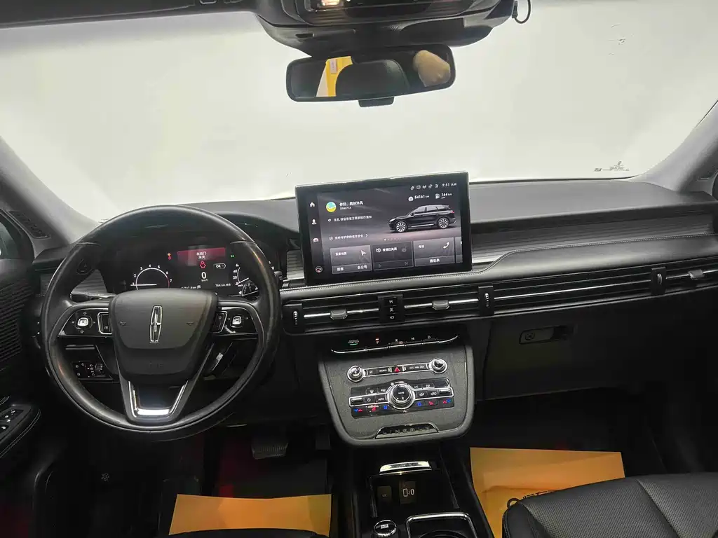 Lincoln Lynx 2021 2.0T Front-Wheel Drive Premium Edition 2021 - thumbnail 3