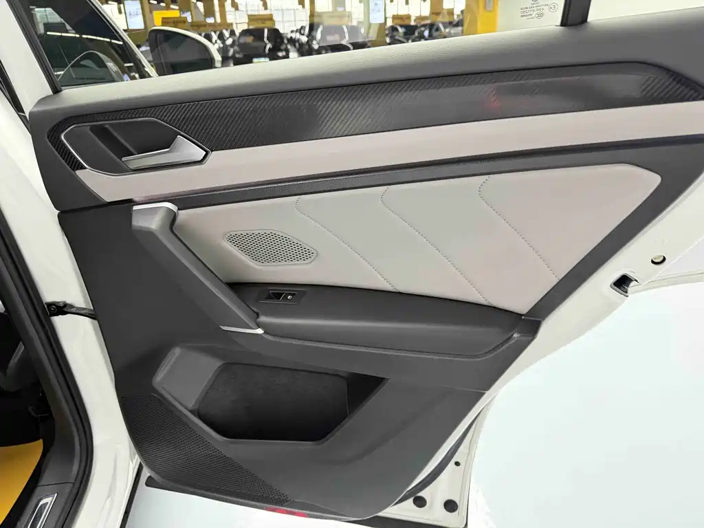 Volkswagen Tayron 2024 Model 330TSI Front-Wheel Drive Luxury Plus Advanced Edition 2024 - thumbnail 6