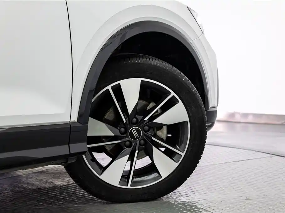 Audi Audi Q2L 2022 35 TFSI Fashion Elegant Edition 2023 - thumbnail 18