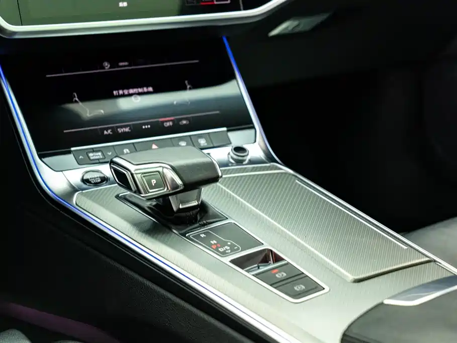 Audi Audi A6L 2021 40 TFSI Luxury Elegant Model 2021 - thumbnail 14