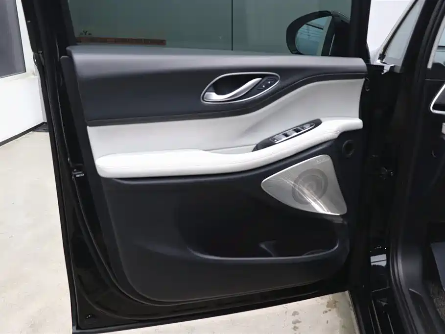 Lantu Automobile Lantu Dreamer 2025 PHEV AWD Premium Kunpeng Edition 2025 - thumbnail 10