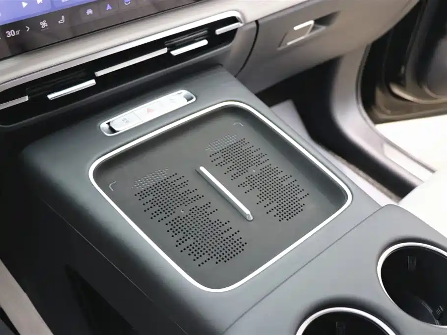 Lantu Automobile Lantu Dreamer 2025 PHEV AWD Premium Kunpeng Edition 2025 - thumbnail 24
