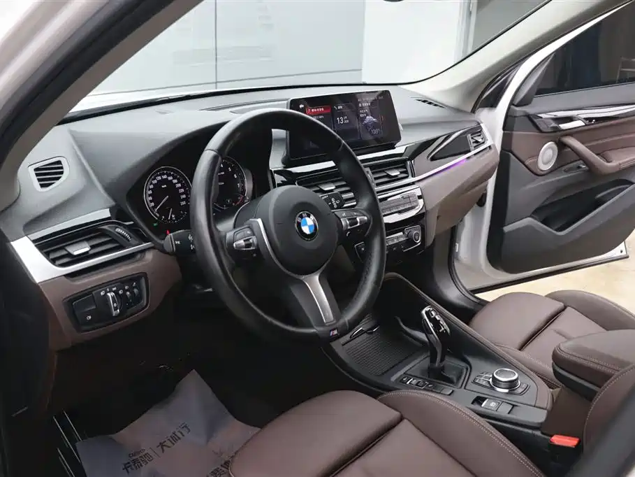 BMW BMW X1 2022 sDrive25Li Leading Edition 2023 - thumbnail 14