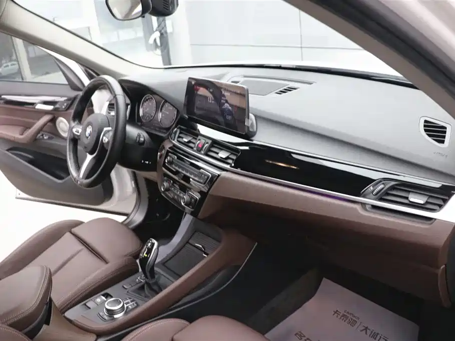 BMW BMW X1 2022 sDrive25Li Leading Edition 2023 - thumbnail 21