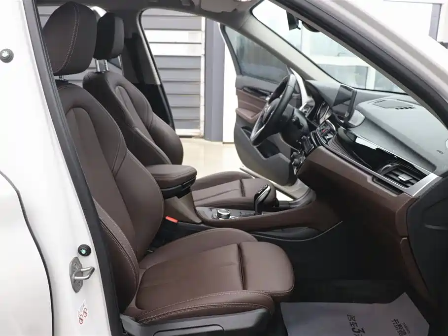 BMW BMW X1 2022 sDrive25Li Leading Edition 2023 - thumbnail 22
