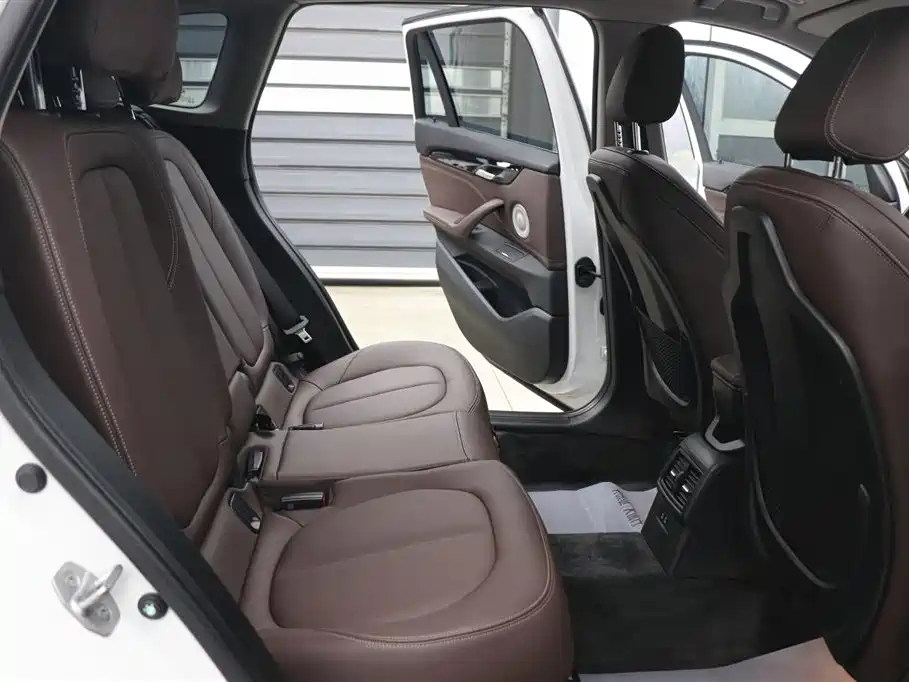 BMW BMW X1 2022 sDrive25Li Leading Edition 2023 - thumbnail 23
