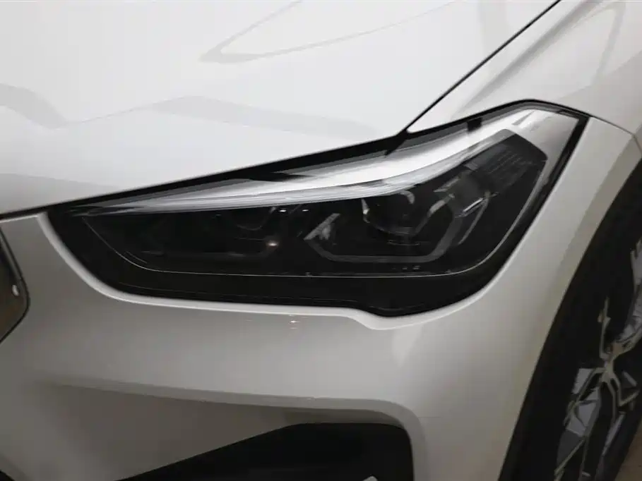 BMW BMW X1 2022 sDrive25Li Leading Edition 2023 - thumbnail 25