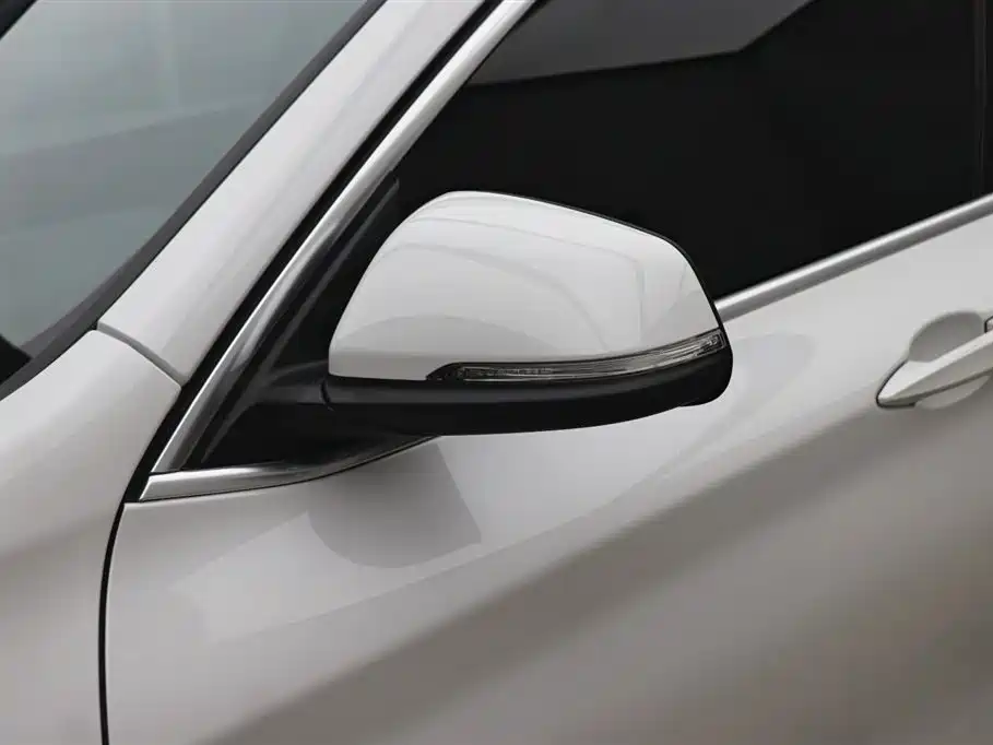 BMW BMW X1 2022 sDrive25Li Leading Edition 2023 - thumbnail 28